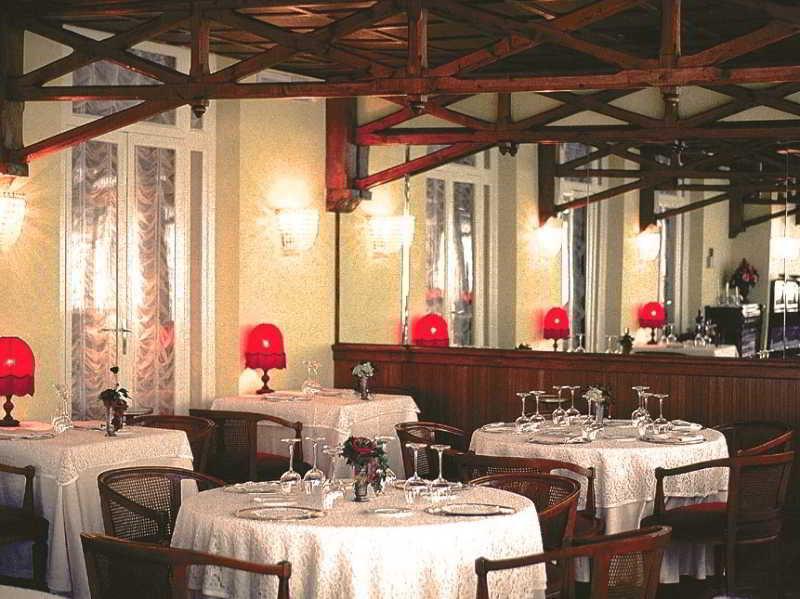 Hotel Vittoria Pesaro Esterno foto Restaurant "La Pergola"