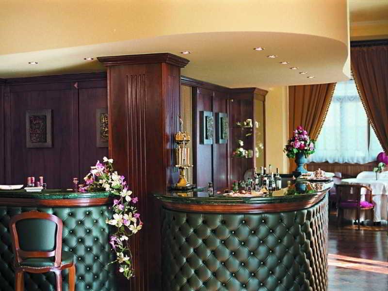 Hotel Vittoria Pesaro Esterno foto The bar at the hotel