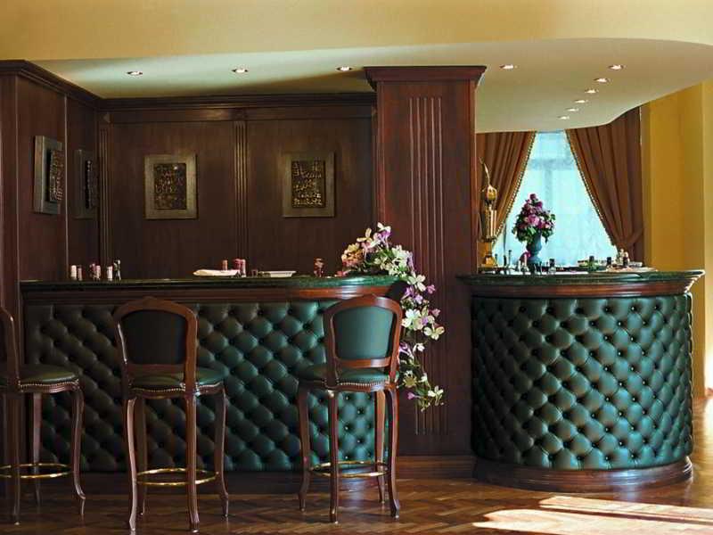 Hotel Vittoria Pesaro Esterno foto The bar at the hotel