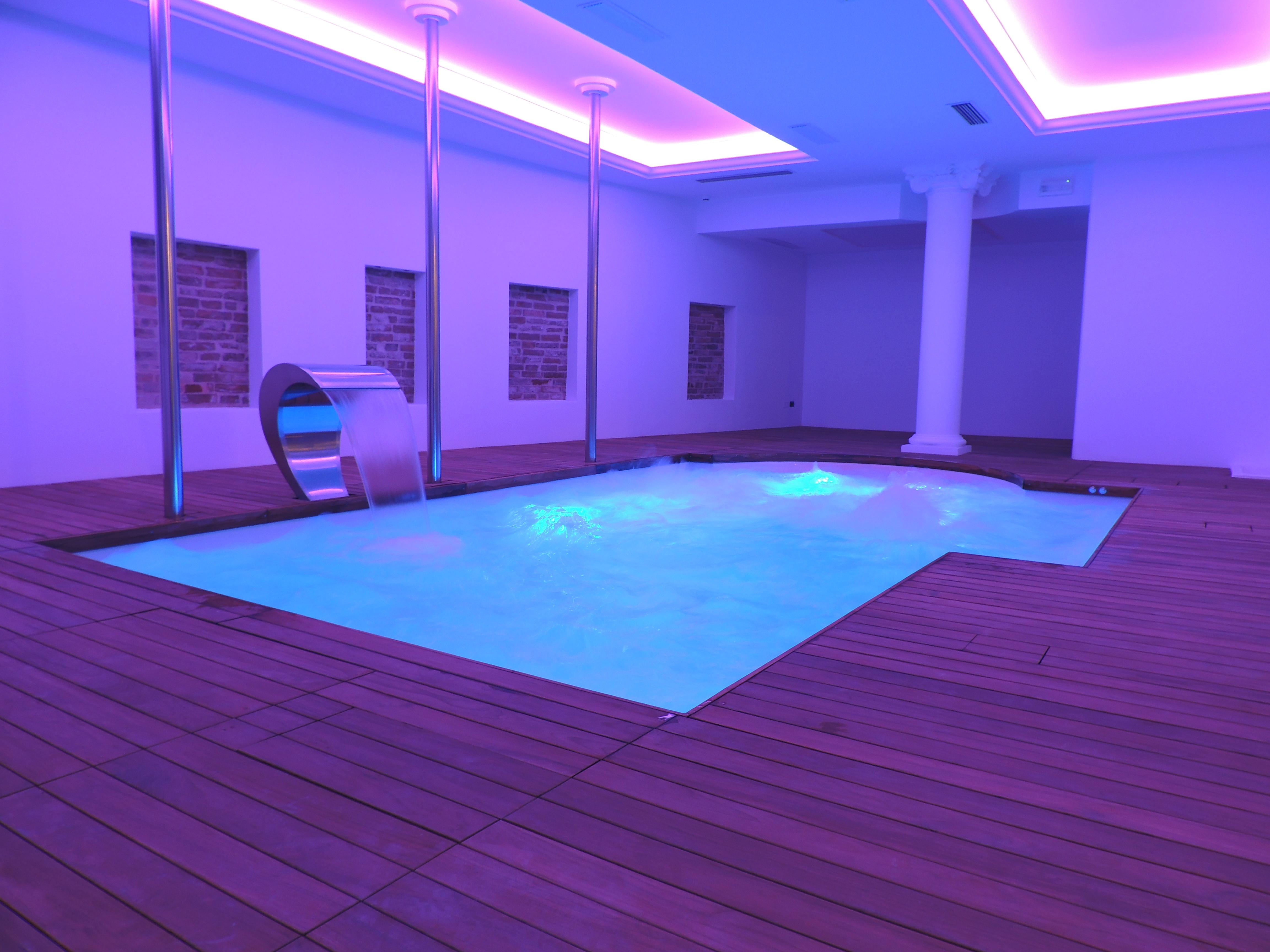 Hotel Vittoria Pesaro Esterno foto A rendering of a swimming pool