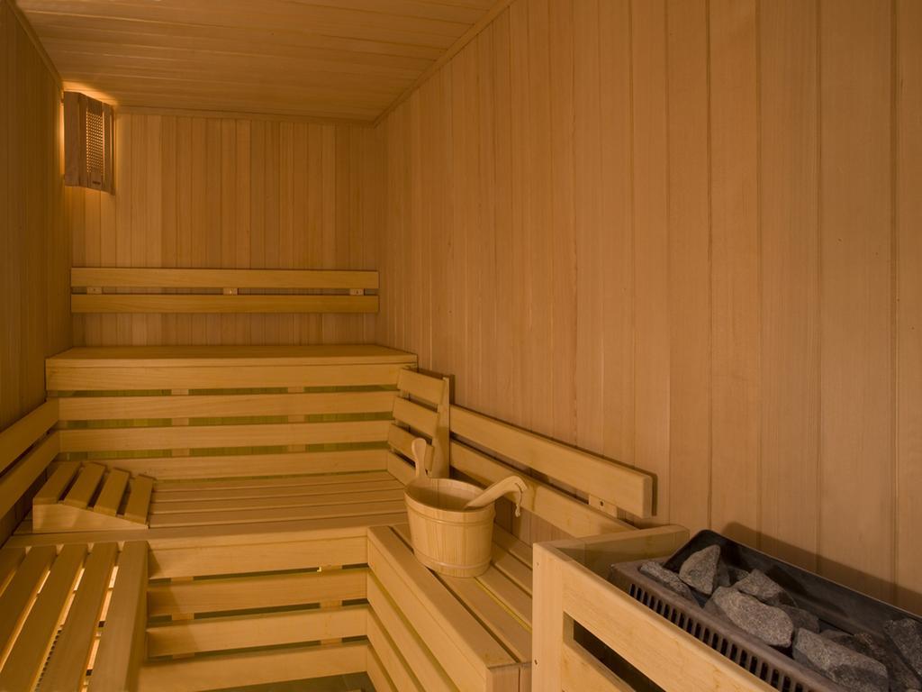 Hotel Vittoria Pesaro Esterno foto A Finnish sauna