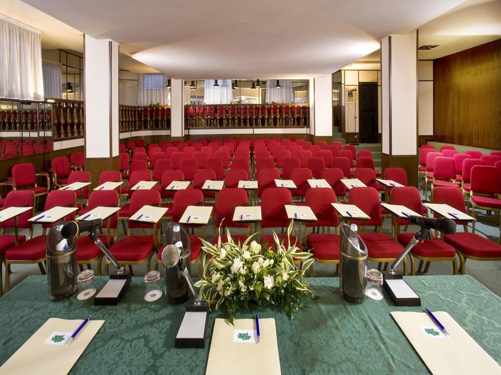 Hotel Vittoria Pesaro Esterno foto The main conference room