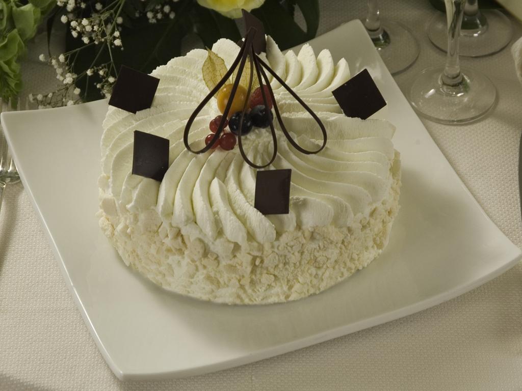 Hotel Vittoria Pesaro Esterno foto A cassata