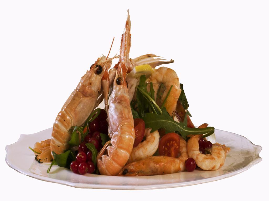 Hotel Vittoria Pesaro Esterno foto A seafood salad