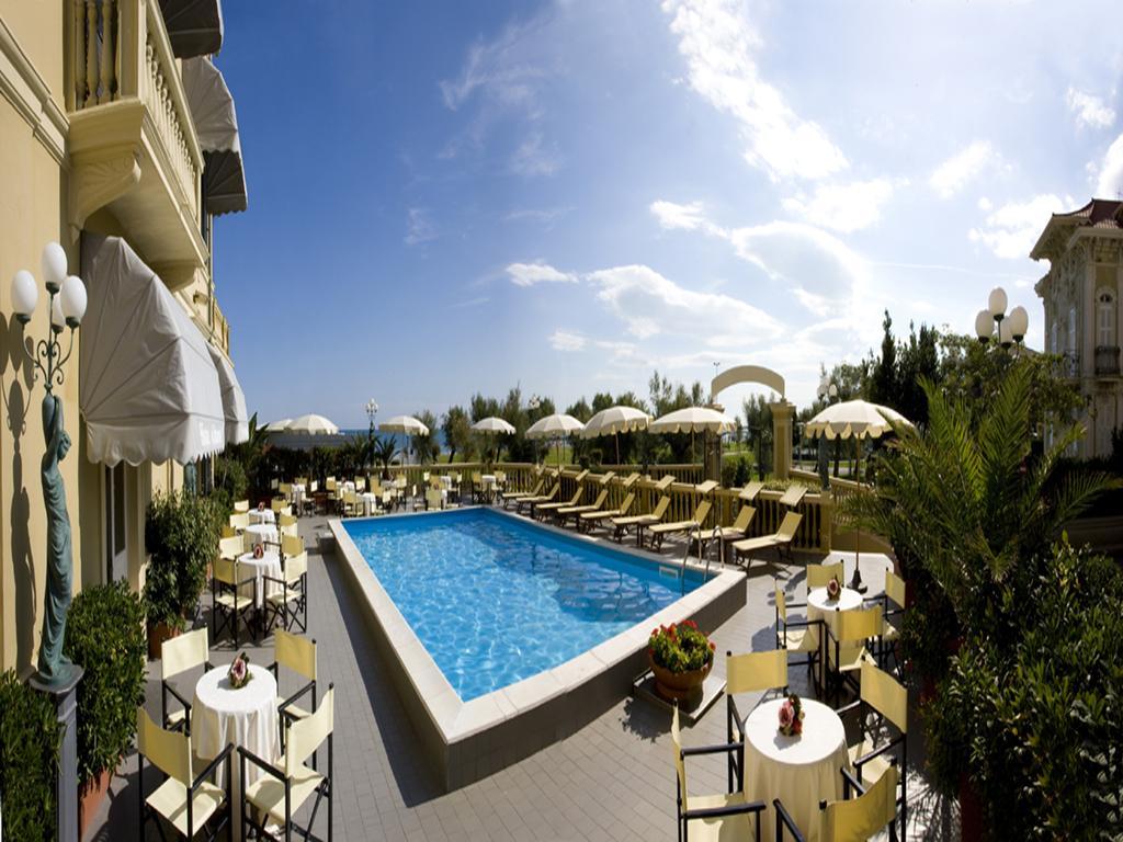 Hotel Vittoria Pesaro Esterno foto