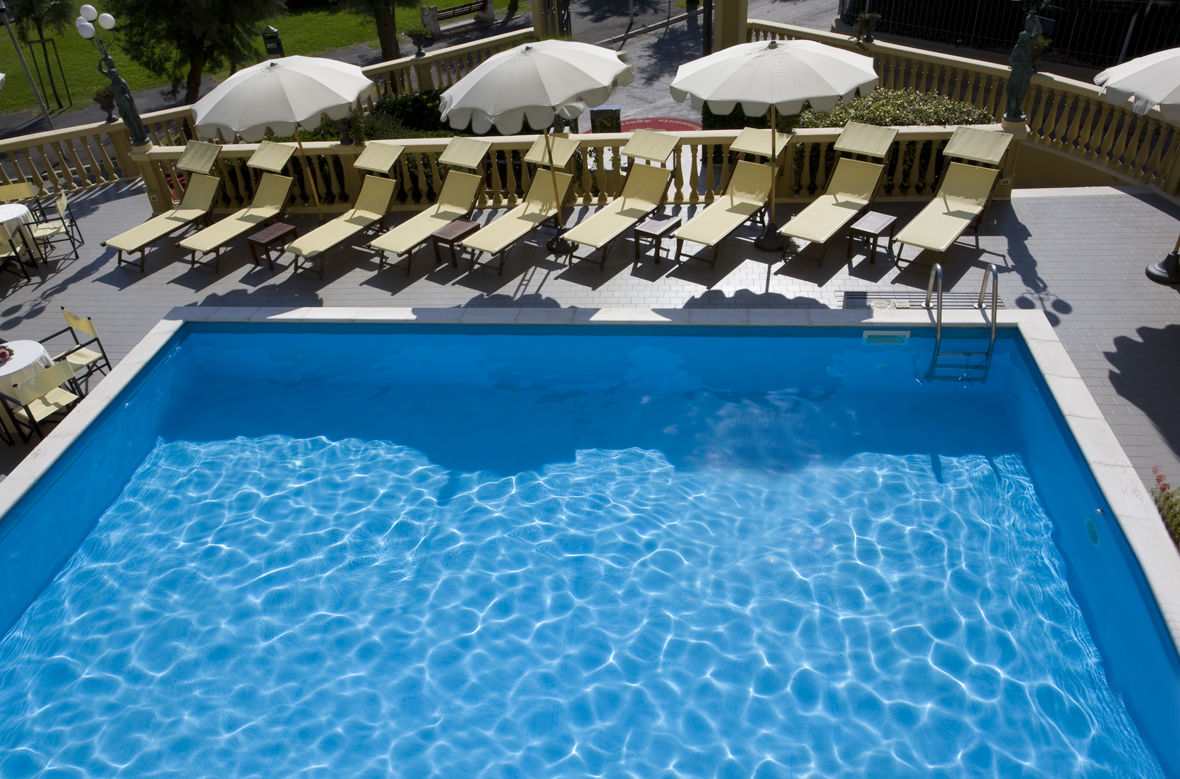Hotel Vittoria Pesaro Servizi foto A swimming pool