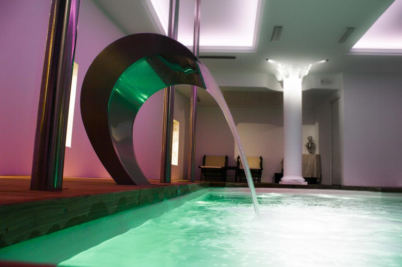 Hotel Vittoria Pesaro Esterno foto The spa at The Dorchester